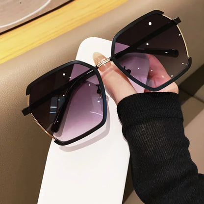 Solaire Oversized Sunnies